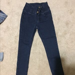 High waisted skinny jeans.